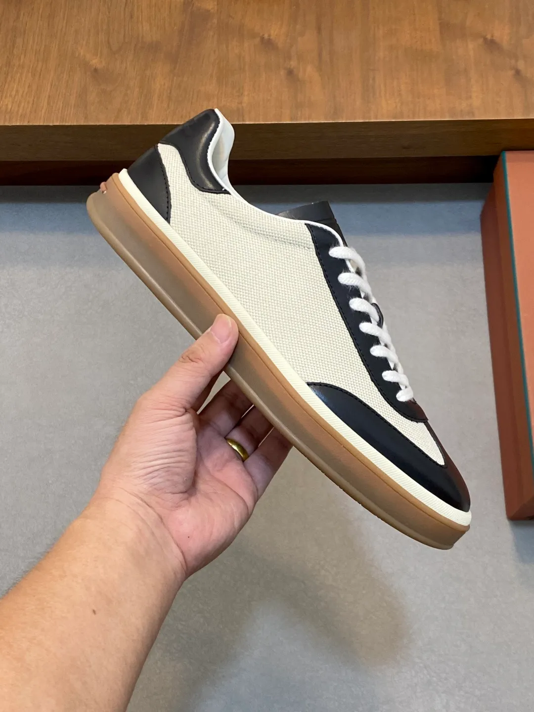 💰760 Loro Piana - Classic casual shoes, men's lace-up casual shoes and sneakers, high-quality lightweight and comfortable fabrics, suitable for outdoor leisure, the color scheme is young and energetic, and it looks great with sportswear or casual suits! Code number: 39-44 (38, 45, 46, can be customized)